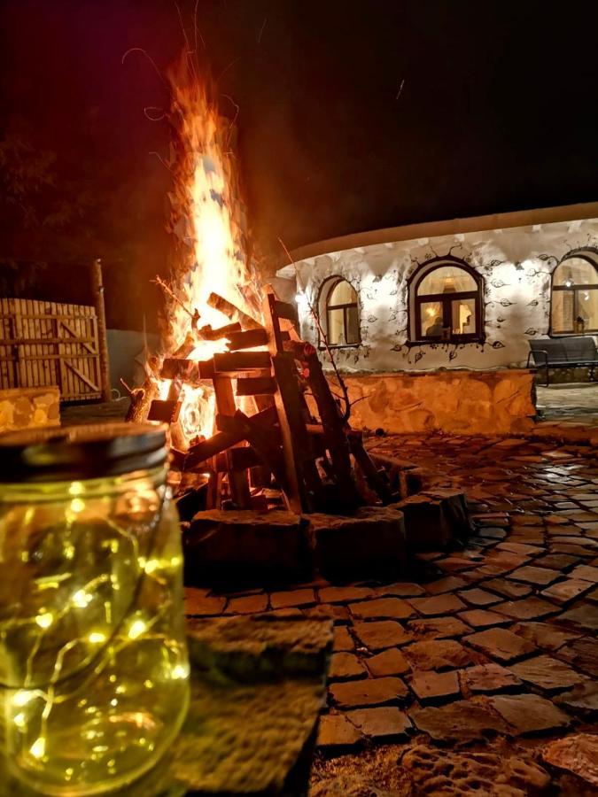 Satul Cu Flori Hotel Buzau Luaran gambar